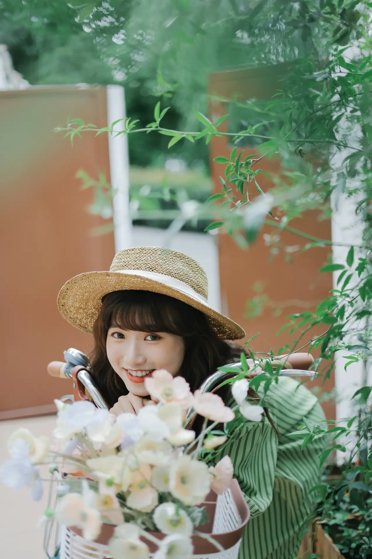 [YITUYU] 2022.08.04 Vol.1621 – Afternoon in the Cafe Fatty Blue-#[31P]-5